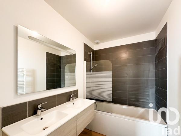 Appartement 4 pièces de 101 m² à Croix (59170)