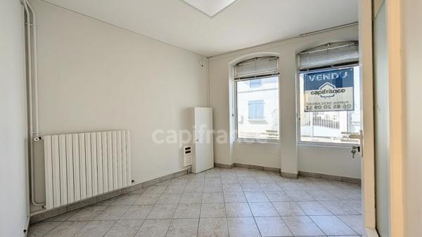 Immeuble à vendre SEGONZAC (16) Investisseurs ou Professionnels: une belle opportunité