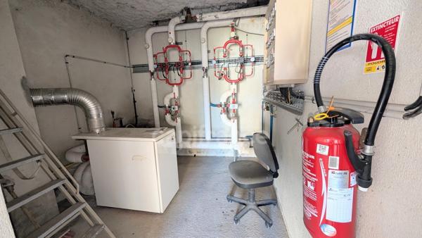 Immeuble à vendre SEGONZAC (16) Investisseurs ou Professionnels: une belle opportunité