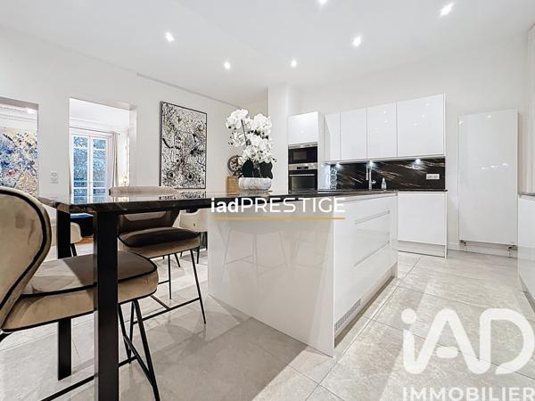 Appartement à vendre 5 pièces 143,59 m² Paris 8