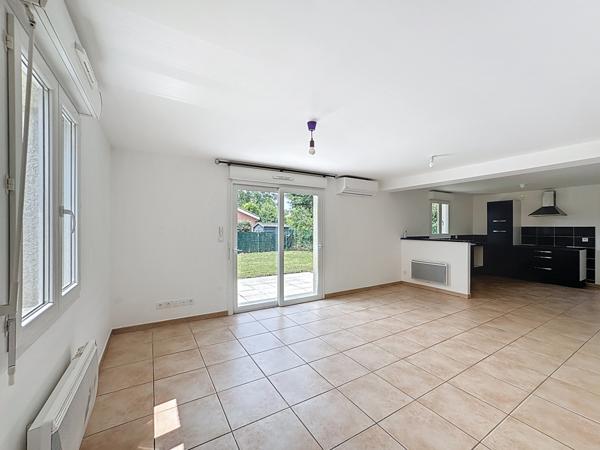 Reyrieux (01600) REYRIEUX: Maison de 2013 4 ch dt 1 pp terrain=462m²