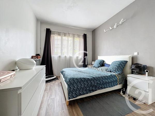 Appartement T3 à vendre  3 pièces - 76,82 m2 MONTREUIL - 93