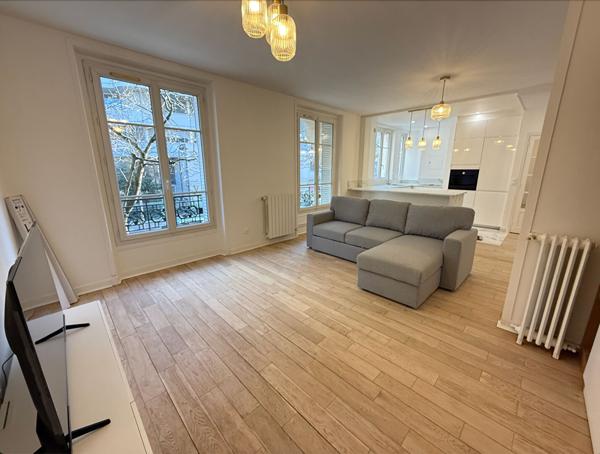 Appartement meublé neuf de 59 m2 rénové en entier - 1 chambre avec double séjour