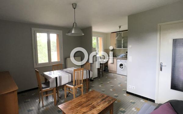 Appartement à louer    2 pièces • 41 m2 Saint-Étienne-du-Valdonnez