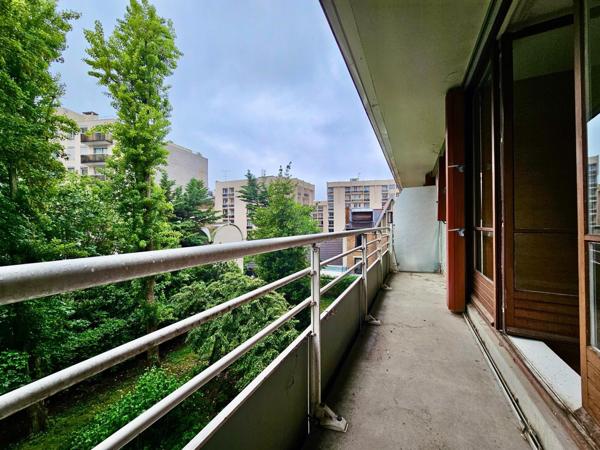 Un deux pièces au calme avec balcon au Sud