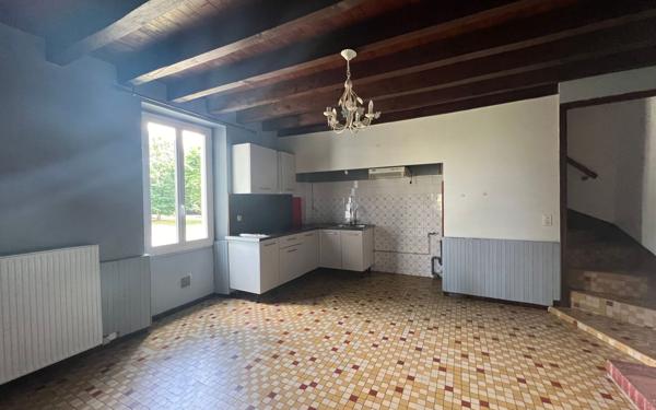 Immeuble à vendre    7 pièces •  Saint-Justin