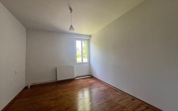 Immeuble à vendre    7 pièces •  Saint-Justin