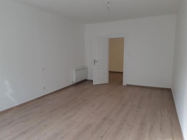 Location Maison de ville 2 pièces Laroque-d'Olmes (09600) - Proche bureau de Poste