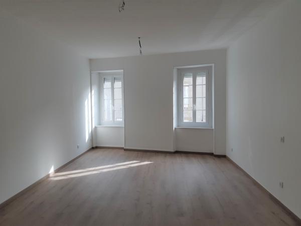 Location Maison de ville 2 pièces Laroque-d'Olmes (09600) - Proche bureau de Poste