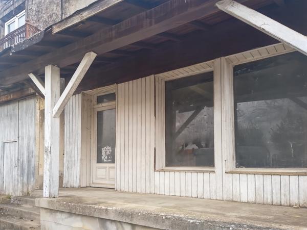 Local commercial avec grange