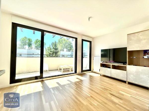 Appartement à louer 3 pièces 51.87m² Noisy-le-Grand (93160)