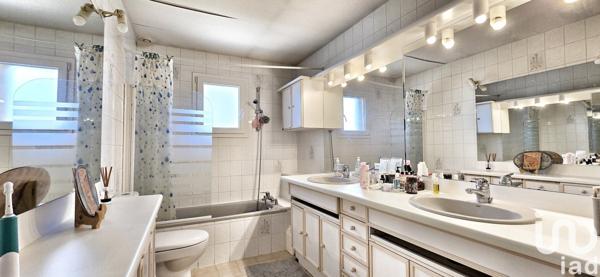 Maison à vendre 5 pièces 202 m² Ornex