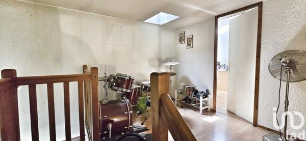 Maison à vendre 5 pièces 202 m² Ornex