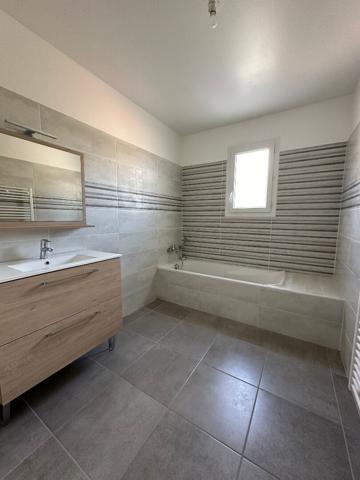 MAISON CLIMATISEE RECENTE AVEC CLIMATISATION ET PARKING