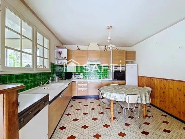 MAISON SUR SOUS-SOL AVEC ASCENSEUR ET VÉRANDA CHAUFFÉE