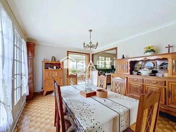 MAISON SUR SOUS-SOL AVEC ASCENSEUR ET VÉRANDA CHAUFFÉE