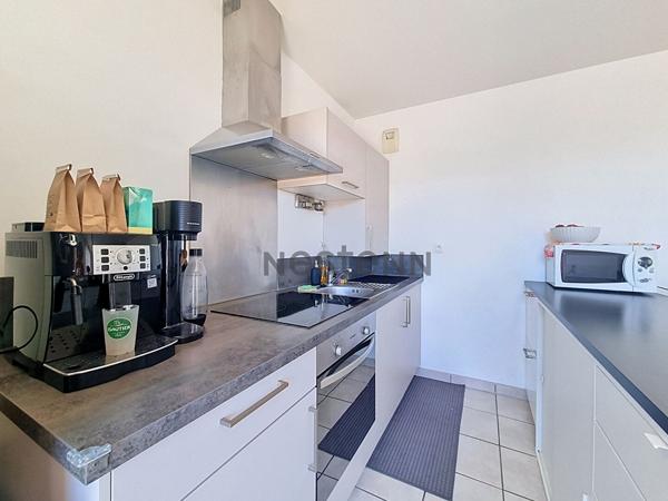 TOURS NORD -  T3 VENDU LOUE AU DERNIER ETAGE AVEC ASCENSEUR ET TERRASSE - PROCHE COMMODITES - PARKING
