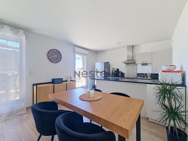 TOURS NORD -  T3 VENDU LOUE AU DERNIER ETAGE AVEC ASCENSEUR ET TERRASSE - PROCHE COMMODITES - PARKING