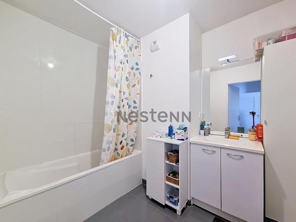 TOURS NORD -  T3 VENDU LOUE AU DERNIER ETAGE AVEC ASCENSEUR ET TERRASSE - PROCHE COMMODITES - PARKING