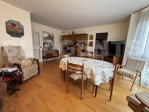 Appartement 2 pièces à fort potentiel en plein cœur de Saint-Maur-des-Fossés !!