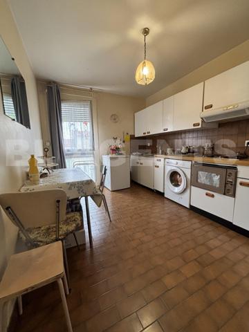 Appartement 2 pièces à fort potentiel en plein cœur de Saint-Maur-des-Fossés !!