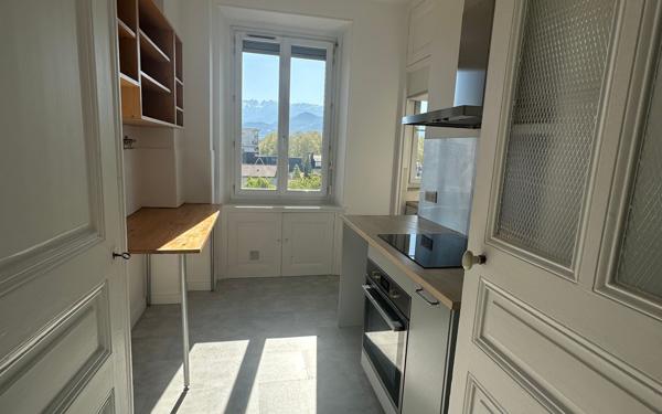 Appartement à vendre    2 pièces • 49 m2 Grenoble