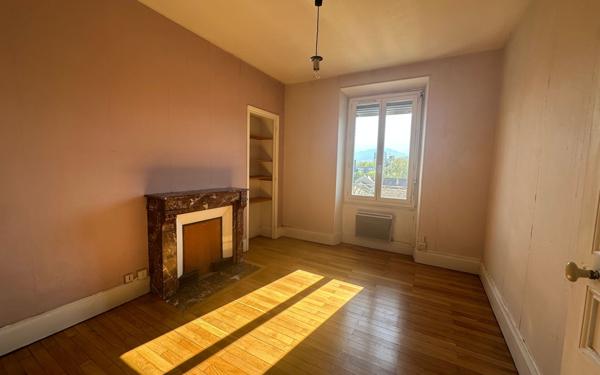Appartement à vendre    2 pièces • 49 m2 Grenoble