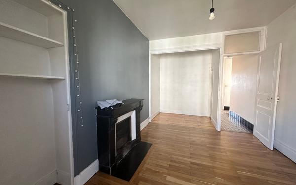 Appartement à vendre    2 pièces • 49 m2 Grenoble