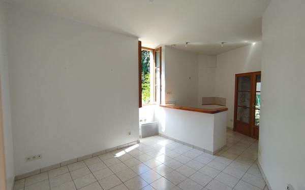 Appartement à louer    2 pièces •  Largentière