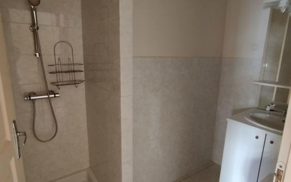 Appartement à louer    2 pièces •  Largentière