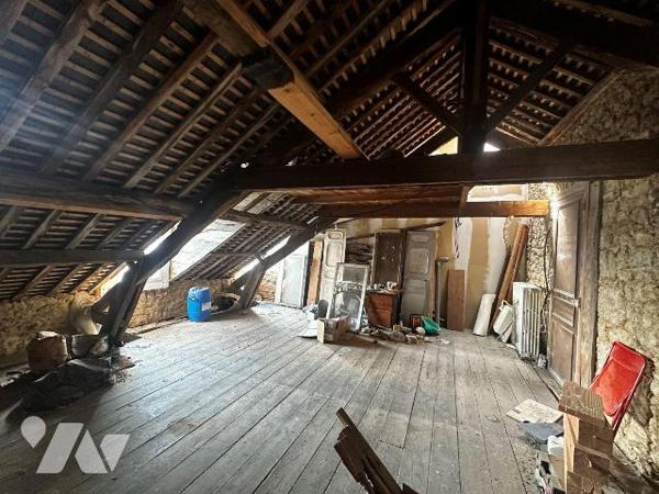 SAINT-SERVAN - En plein c?ur du centre de Saint-Servan, un appartement à rénover de 32,50m² hab...