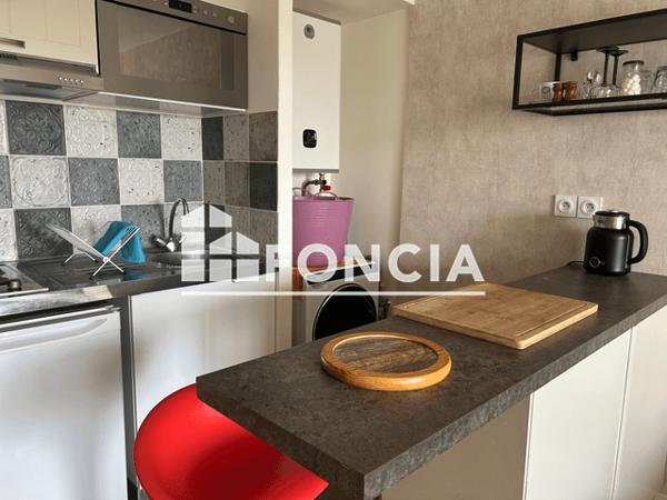 Location Studio meublé 26 m² - 3 RUE SAINT CHARLES Quimper 29000