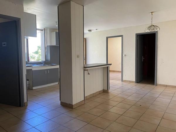 Location                                                      Appartement
                        
                                         49 m2                     à Fourchambault