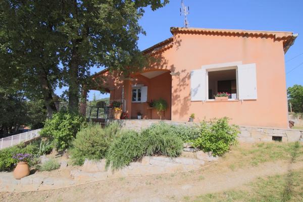 Maison T5+T1, 150m2, garage 34m2, cave 16m2, terrain 925m2.