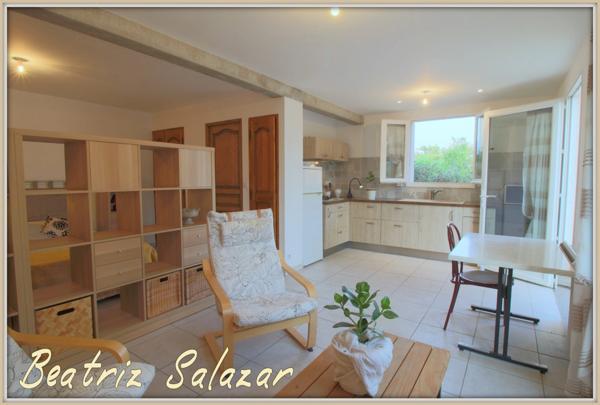 Maison T5+T1, 150m2, garage 34m2, cave 16m2, terrain 925m2.