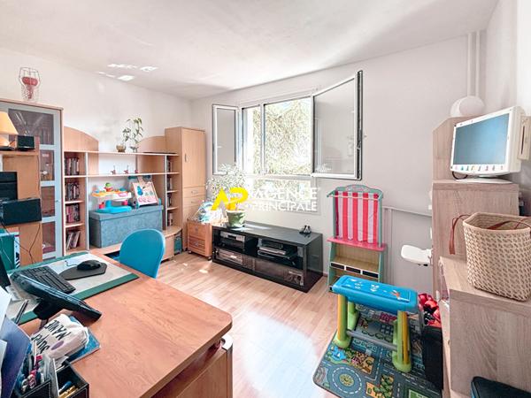 Sartrouville - Appartement 5 pièces 82 m² avec cave et parking €249 000 ** - Référence 9484