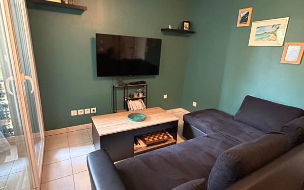 Appartement à louer    2 pièces •  Évenos