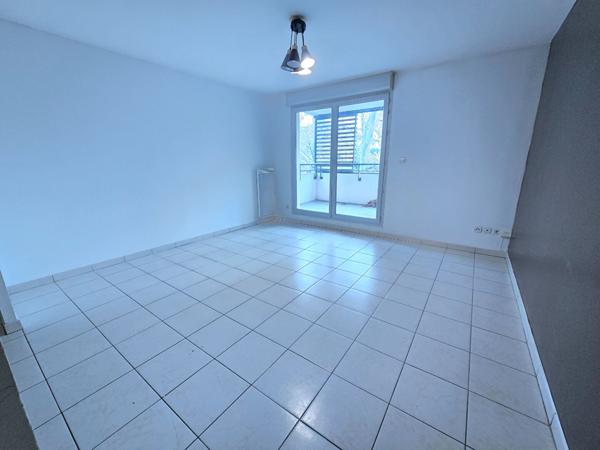 Toulouse 31200 METRO CANAL DU MIDI secteur des Ponts Jumeaux appartement T4 de 75.20m²- Terrasse 12.10m² - 2 Parkings