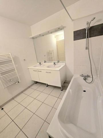 Toulouse 31200 METRO CANAL DU MIDI secteur des Ponts Jumeaux appartement T4 de 75.20m²- Terrasse 12.10m² - 2 Parkings