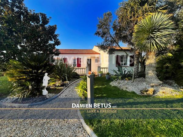 Maison à vendre 8 pièces LE FENOUILLER (85), Grande Maison avec Dépendance et jardin.