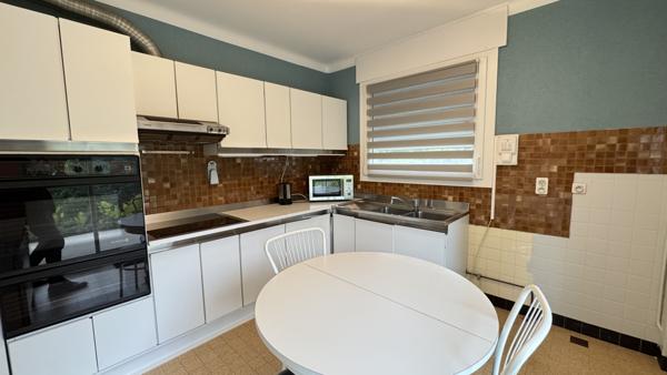 Saint-Just-Saint-Rambert (42170) Maison familiale ou immeuble de 191m2 composé de 2 appartements avec terrasses