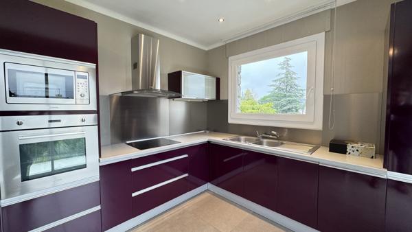 Saint-Just-Saint-Rambert (42170) Maison familiale ou immeuble de 191m2 composé de 2 appartements avec terrasses