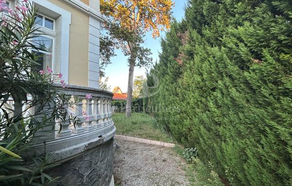 BAISSE DE PRIX ROMANS CENTRE MAISON BOURGEOISE 7 PIECES 226 M2