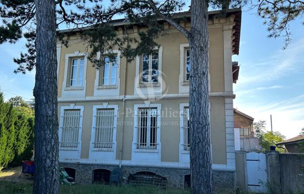 BAISSE DE PRIX ROMANS CENTRE MAISON BOURGEOISE 7 PIECES 226 M2