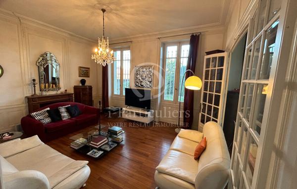 BAISSE DE PRIX ROMANS CENTRE MAISON BOURGEOISE 7 PIECES 226 M2