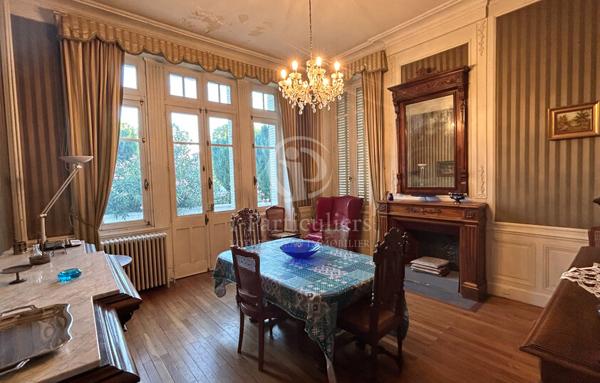 BAISSE DE PRIX ROMANS CENTRE MAISON BOURGEOISE 7 PIECES 226 M2