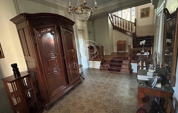 BAISSE DE PRIX ROMANS CENTRE MAISON BOURGEOISE 7 PIECES 226 M2