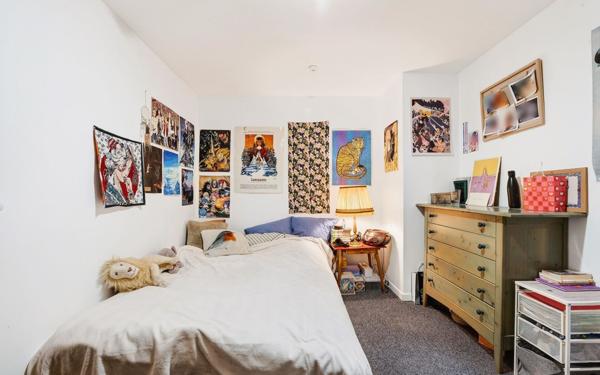 Appartement à vendre    4 pièces • 93,04 m2 Paris 18