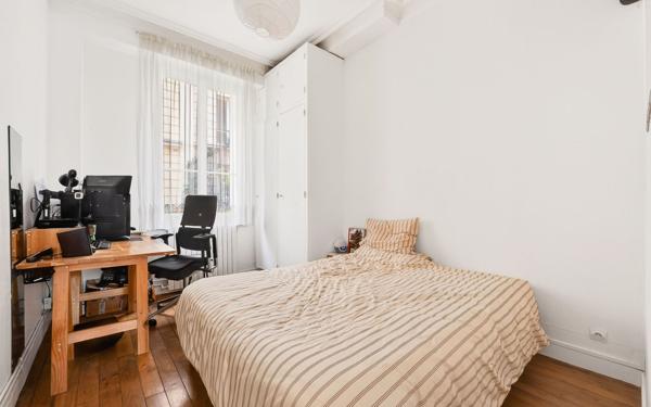 Appartement à vendre    4 pièces • 93,04 m2 Paris 18