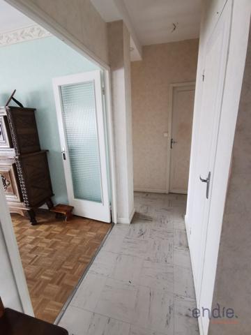 Appartement loué Spacieux de 77 m² à Navenne avec Vue Dégagée, balcon, garage et ascenseur